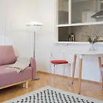 Beautiful & Cozy Next To Main Market