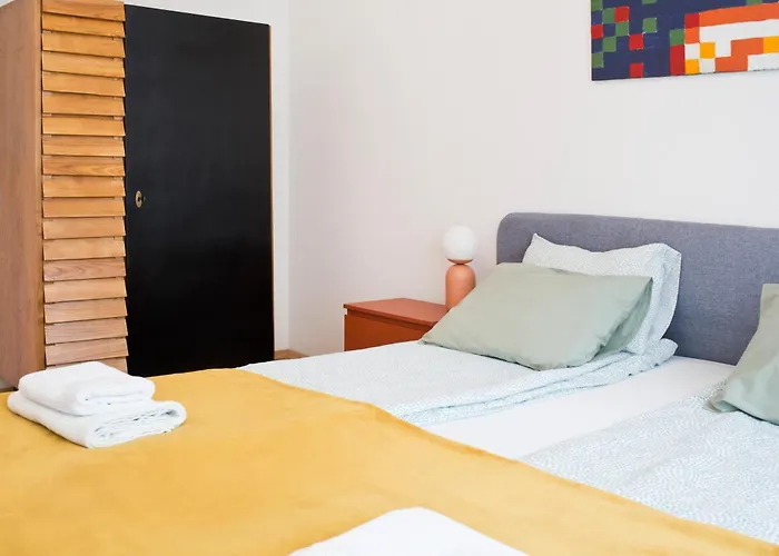 Beautiful & Cozy Next To Main Market