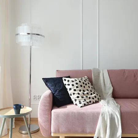 Beautiful & Cozy Next To Main Market Apartment