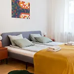 Beautiful & Cozy Next To Main Market 아파트 *