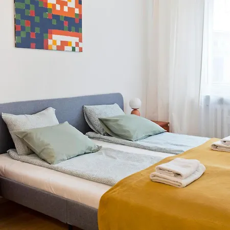 Beautiful & Cozy Next To Main Market *